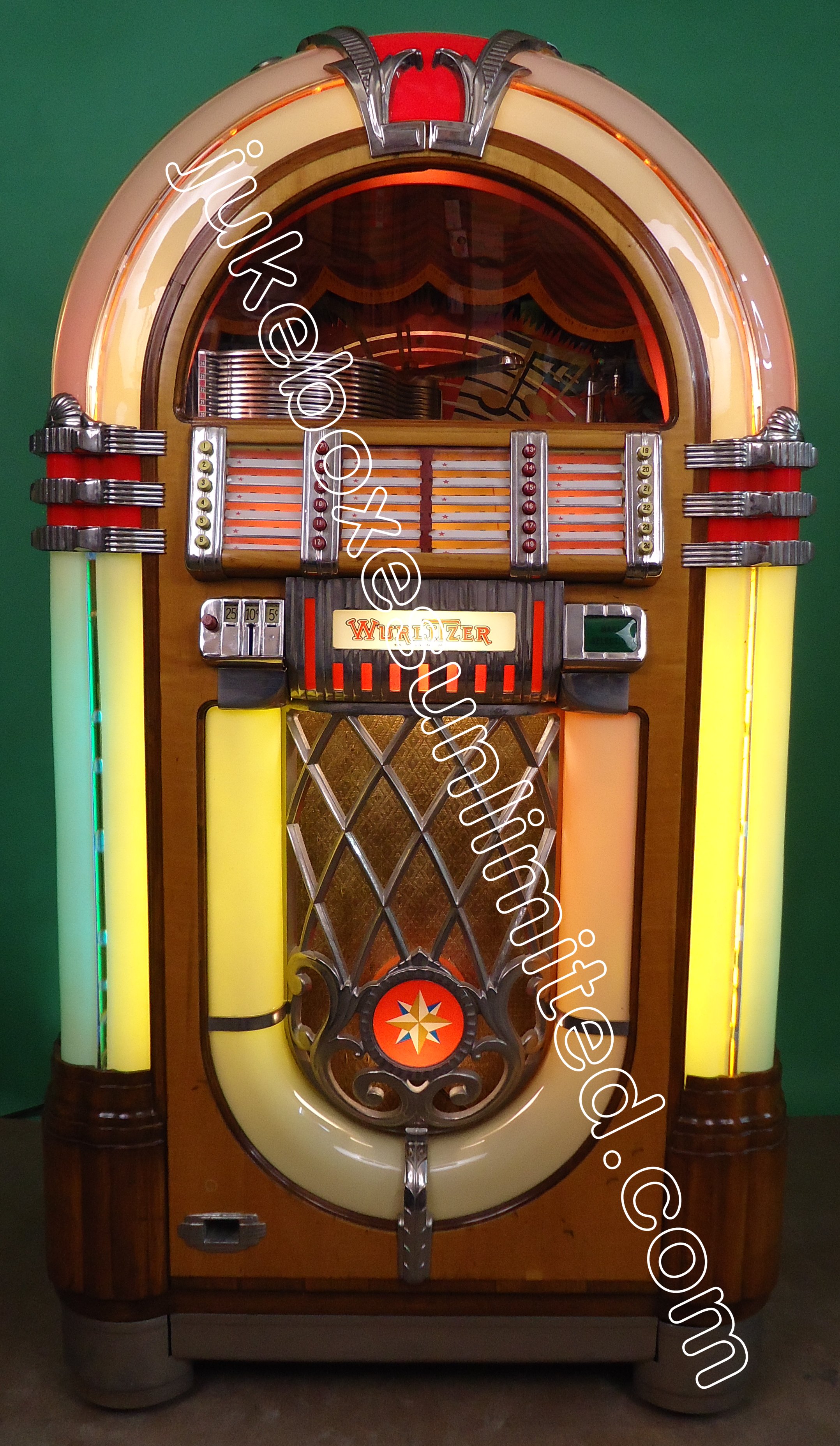 Original 1940s Wurlitzer 1015 Vinyl Jukebox